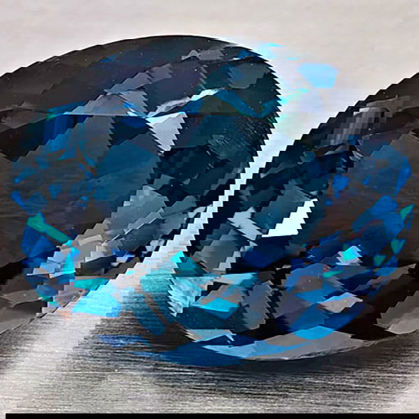 Natural London Blue Topaz 4.10 Ct. Oval Shape 10.9 x 8.3 Mm Gemstone From Brazil: Product ID: 807168404 Product Name: Natural Blue Topaz Weight: 4.10 CT. Size: 10.9 x 8.3 x 5.6 MM. Shape: Oval Color: London Blue Clarity:VVS - VSI Luster: Very Good Gems Origin: Brazil Treatment: Tre