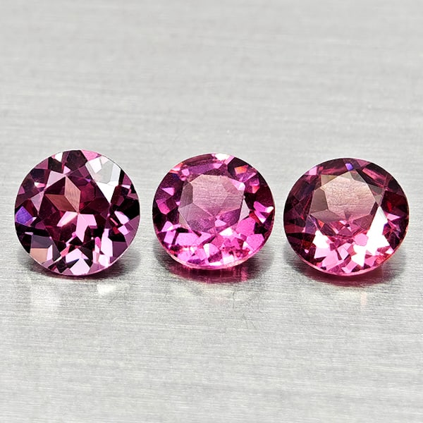Natural Purplish Pink Rhodolite Garnet 1.60 Ct. 3 Pcs. Round Shape 5.1 Mm. Gemstones From Madagascar: Product ID: 802936838 Product Name: Natural Rhodolite Weight: 1.60 CT. Size: 5.1 x 5.1 x 3.1 MM. Shape: Round Color: Purplish Pink Clarity:VSI - SI1 Luster: Good Gems Origin: Madagascar Treatment: Unh