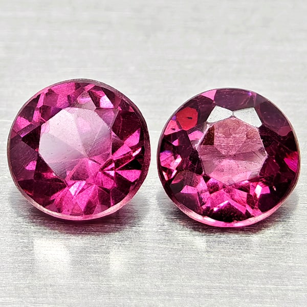 Natural Purplish Pink Rhodolite Garnet 1.13 Ct. 2 Pcs Round 4.8 Mm Gemstones From Madagascar: Product ID: 802936868 Product Name: Natural Rhodolite Weight: 1.13 CT. Size: 4.8 x 4.8 x 2.8 MM. Shape: Round Color: Purplish Pink Clarity:VSI Luster: Good Gems Origin: Madagascar Treatment: Unheated 