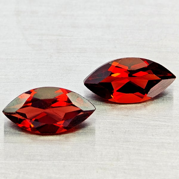 Natural Orangish Red Garnet 2.73 Ct. 2 Pcs Marquise Shape 5.1 x 10 Mm Gemstones From Tanzania: Product ID: 802936994 Product Name: Natural Garnet Weight: 2.73 CT. Size: 5.1 x 10 x 3.4 MM. Shape: Marquise Shape Color: Orangish Red Clarity:VVS - VSI Luster: Good Gems Origin: Tanzania Treatment: U