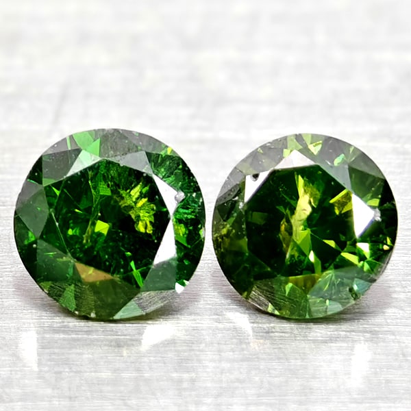 Natural Green Loose Diamond 0.32 Ct. 2 Pcs Round Diamond Cut 3.5 Mm From Belgium: Product ID: 502100271 Product Name: Natural Natural Diamond Weight: 0.32 CT. Size: 3.5 x 3.5 x 2.1 MM. Shape: Round Diamond Cut Color: Green Clarity:SI1 Luster: Good Gems Origin: Belgium Treatment: Tr