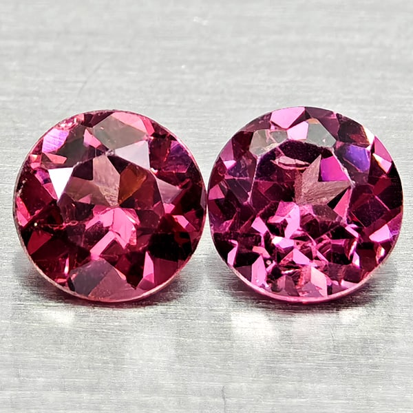 Natural Purplish Pink Rhodolite Garnet 0.62 Ct. 2 Pcs Round 4.1 Mm Gemstones From Madagascar: Product ID: 802936878 Product Name: Natural Rhodolite Weight: 0.62 CT. Size: 4.1 x 4.1 x 2.6 MM. Shape: Round Color: Purplish Pink Clarity:VSI Luster: Good Gems Origin: Madagascar Treatment: Unheated 