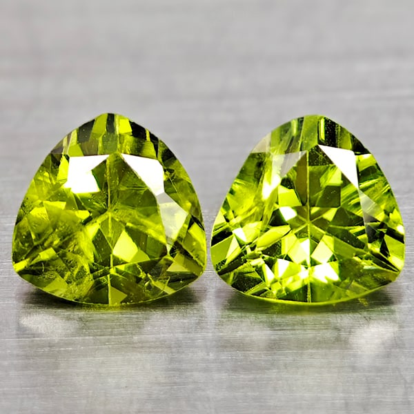 Natural Green Peridot 1.60 Ct. 2 Pcs. Trilliant Shape 5.8 Mm Gemstones From Pakistan: Product ID: 805317077 Product Name: Natural Peridot Weight: 1.60 CT. Size: 5.8 x 5.8 x 3.9 MM. Shape: Trilliant Color: Green Clarity:VSI Luster: Good Gems Origin: Pakistan Treatment: Unheated Crystal 