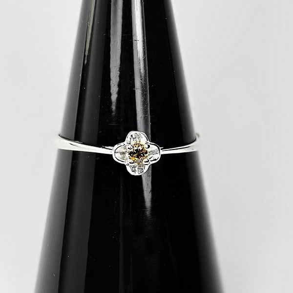 925 Sterling Silver Ring Jewelry 0.76 G. With Natural Diamond 0.05 Ct. Size 6: Product ID: 502100154 Product Type: 925 Sterling Silver Fine Jewelry Jewelry Weight: 0.76 Grams. Gemstones Color: Champagne Metal: Solid Silver 92.5%. Gemstone Detail: At Your Service: At Treasure of