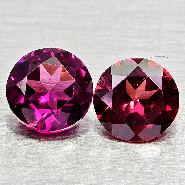 Natural Purplish Pink Rhodolite Garnet 0.78 Ct. 2 Pcs Round 4.7 Mm Gemstones From Madagascar: Product ID: 802936885 Product Name: Natural Rhodolite Weight: 0.78 CT. Size: 4.7 x 4.7 x 2.8 MM. Shape: Round Color: Purplish Pink Clarity:VSI Luster: Good Gems Origin: Madagascar Treatment: Unheated 
