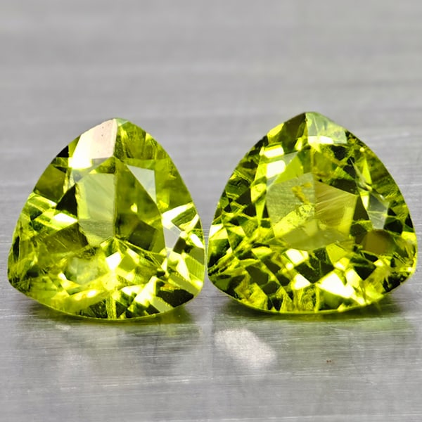 Natural Green Peridot 1.51 Ct. 2 Pcs. Trilliant Shape 5.9 Mm Gemstones From Pakistan: Product ID: 805317075 Product Name: Natural Peridot Weight: 1.51 CT. Size: 5.9 x 5.9 x 3.5 MM. Shape: Trilliant Color: Green Clarity:VSI Luster: Good Gems Origin: Pakistan Treatment: Unheated Crystal 