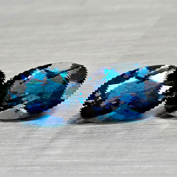 Natural London Blue Topaz 1.79 Ct. 2 Pcs Oval Shape 7.1 x 5 Mm Gemstones From Brazil: Product ID: 807168057 Product Name: Natural Blue Topaz Weight: 1.79 CT. Size: 7.1 x 5 x 3.2 MM. Shape: Oval Color: London Blue Clarity:VSI Luster: Good Gems Origin: Brazil Treatment: Treated Crystal S