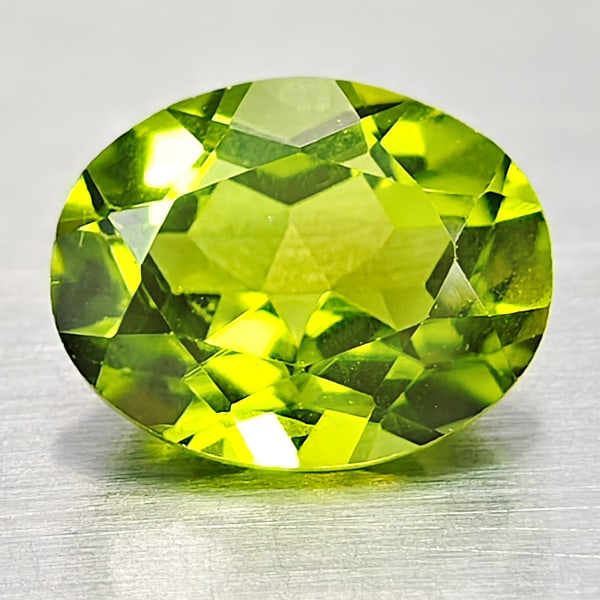 Natural Green Peridot 2.00 Ct. Oval Shape 7 x 8.9 Mm. Gemstone From Pakistan: Product ID: 805316941 Product Name: Natural Peridot Weight: 2.00 CT. Size: 7 x 8.9 x 4.5 MM. Shape: Oval Color: Green Clarity:VSI Luster: Good Gems Origin: Pakistan Treatment: Unheated Crystal Structu