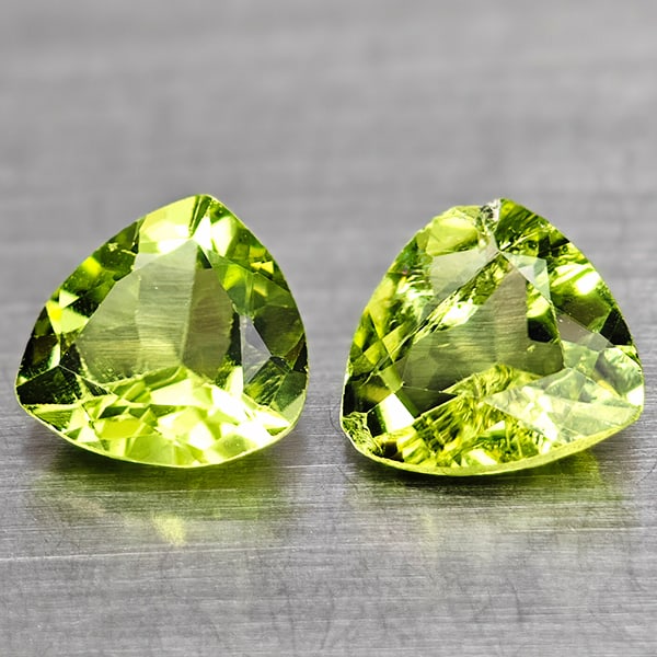 Natural Green Peridot 1.35 Ct. 2 Pcs. Trilliant Shape 6.1 Mm Gemstones From Pakistan (1 of 3)
