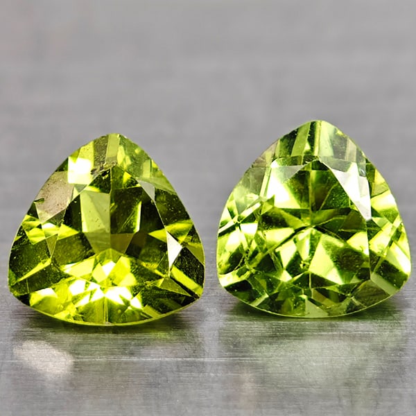 Natural Green Peridot 1.51 Ct. 2 Pcs. Trilliant Shape 5.8 Mm Gemstones From Pakistan: Product ID: 805317037 Product Name: Natural Peridot Weight: 1.51 CT. Size: 5.8 x 5.8 x 3.9 MM. Shape: Trilliant Color: Green Clarity:VSI Luster: Good Gems Origin: Pakistan Treatment: Unheated Crystal 