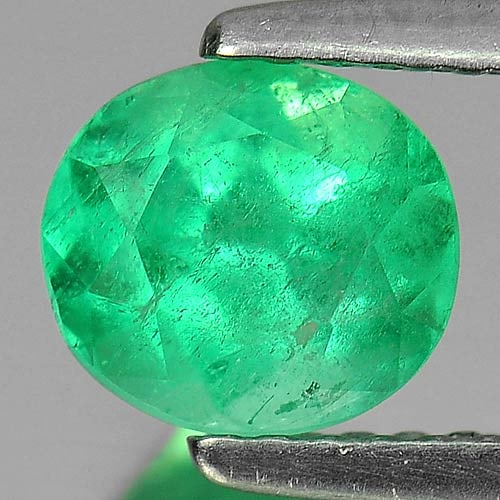 Natural Green Emerald 1.20 Ct. Oval Shape 6.7 x 6.1 Mm. Gemstone From Columbia (1 of 3)
