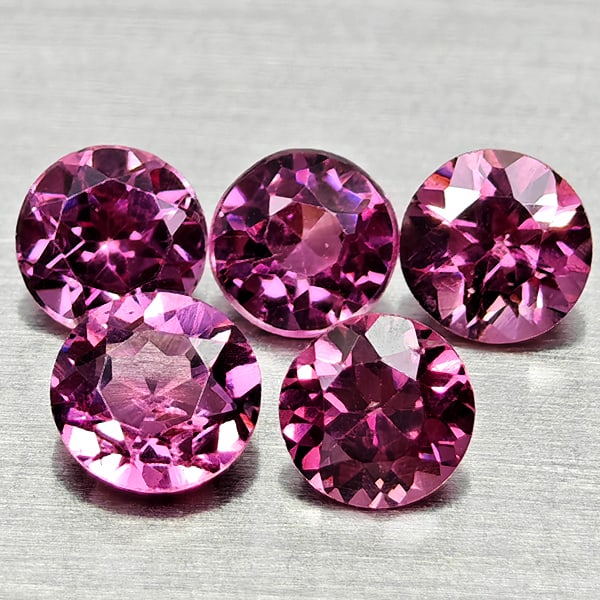 Natural Purplish Pink Rhodolite Garnet 1.75 Ct. 5 Pcs Round Shape 4.5 Mm Gemstones From Madagascar: Product ID: 802936862 Product Name: Natural Rhodolite Weight: 1.75 CT. Size: 4.5 x 4.5 x 2.4 MM. Shape: Round Color: Purplish Pink Clarity:VSI Luster: Good Gems Origin: Madagascar Treatment: Unheated 