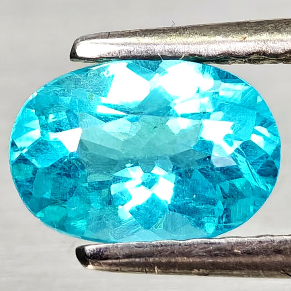 Natural Paraiba Color Apatite 0.75 Ct. Oval Shape 7.1 x 4.9 Mm Gemstones From Tanzania (1 of 3)