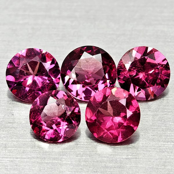 Natural Purplish Pink Rhodolite Garnet 1.75 Ct. 5 Pcs Round Shape 4.6 Mm Gemstones From Madagascar: Product ID: 802936861 Product Name: Natural Rhodolite Weight: 1.75 CT. Size: 4.6 x 4.6 x 2.2 MM. Shape: Round Color: Purplish Pink Clarity:VSI Luster: Good Gems Origin: Madagascar Treatment: Unheated 