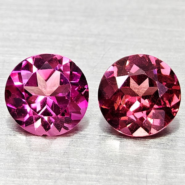 Natural Purplish Pink Rhodolite Garnet 0.74 Ct. 2 Pcs Round Shape 4.6 Mm Gemstones From Madagascar: Product ID: 802936897 Product Name: Natural Rhodolite Weight: 0.74 CT. Size: 4.6 x 4.6 x 2.7 MM. Shape: Round Color: Purplish Pink Clarity:VSI Luster: Good Gems Origin: Madagascar Treatment: Unheated 