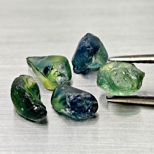 Natural Fancy Color Sapphire 5.57 Ct. 5 Pcs Rough Shape Gemstones From Tanzania (1 of 3)
