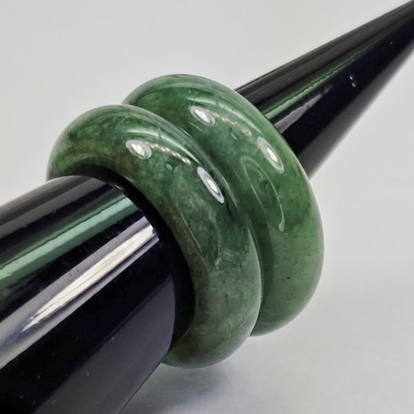 Natural Green Jade Rings 33.60 Ct. 2 Pcs Unheated Gemstone Size 5: Product ID: 818102647 Product Name: Natural Gemstones Weight: 33.60 CT. Size: 23 x 16 x 4 MM. Shape: Round Cabochon Color: Green White Clarity:Opaque Luster: None Gems Origin: Burma Treatment: Unheate