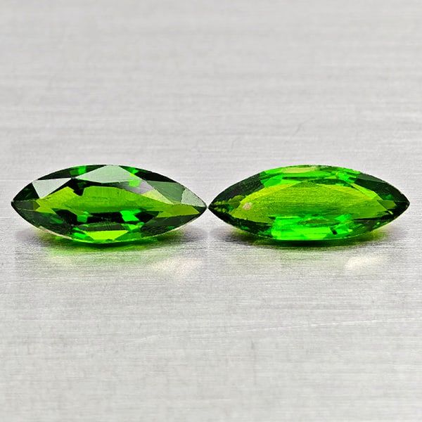 Natural Green Chrome Diopside 1.48 Ct. 2Pcs Marquise Shape 10 x 3.9 Mm Gemstones: Product ID: 801608106 Product Name: Natural Chrome Diopside Weight: 1.48 CT. Size: 10 x 3.9 x 2.6 MM. Shape: Marquise Shape Color: Green Clarity:VSI - SI1 Luster: Good Gems Origin: Russia Treatment: U