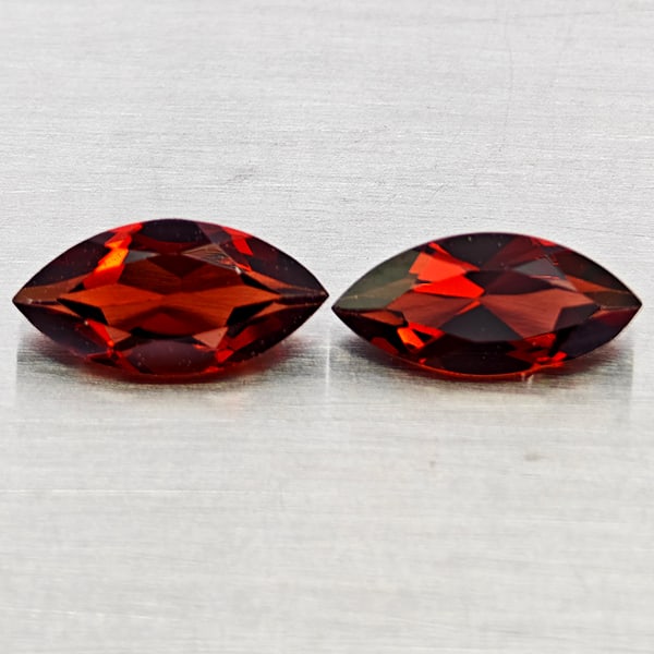 Natural Orangish Red Garnet 2.22 Ct. 2Pcs Marquise Shape Gemstones From Tanzania: Product ID: 802936958 Product Name: Natural Garnet Weight: 2.22 CT. Size: 4.6 x 9.8 x 3.1 to 5.1 x 9.9 x 3 MM. Shape: Marquise Shape Color: Orangish Red Clarity:VVS - VSI Luster: Good Gems Origin: Tan