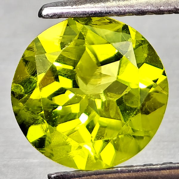 Natural Green Peridot 1.31 Ct. Round Shape 6.8 Mm. Gemstone From Pakistan (1 of 3)