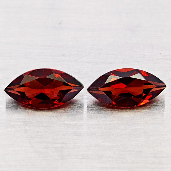 Natural Orangish Red Garnet 2.32 Ct. 2 Pcs Marquise Shape 5 x 10 Mm Gemstones from Tanzania: Product ID: 802936954 Product Name: Natural Garnet Weight: 2.32 CT. Size: 5 x 10 x 3 MM. Shape: Marquise Shape Color: Orangish Red Clarity:VVS - VSI Luster: Good Gems Origin: Tanzania Treatment: Unhea