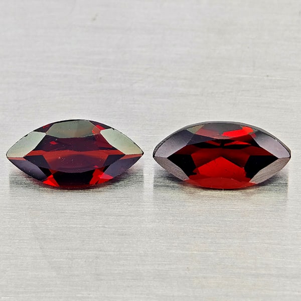 Natural Orangish Red Garnet 2.80 Ct. 2 Pcs Marquise Shape 5 x 10 Mm Gemstones from Tanzania: Product ID: 802936946 Product Name: Natural Garnet Weight: 2.80 CT. Size: 5 x 10 x 4 MM. Shape: Marquise Shape Color: Orangish Red Clarity:VVS - VSI Luster: Good Gems Origin: Tanzania Treatment: Unhea