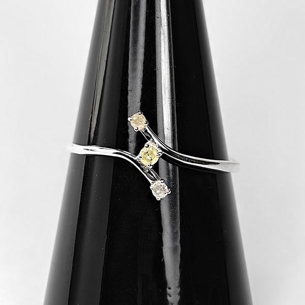 925 Sterling Silver Ring Jewelry 0.78 Grams With Natural Diamond 0.08 Ct. Size 7 From Belgium: Product ID: 502100166 Product Type: 925 Sterling Silver Fine Jewelry Jewelry Weight: 0.78 Grams. Gemstones Color: White Champagne Metal: Solid Silver 92.5%. Gemstone Detail: At Your Service: At Treasu