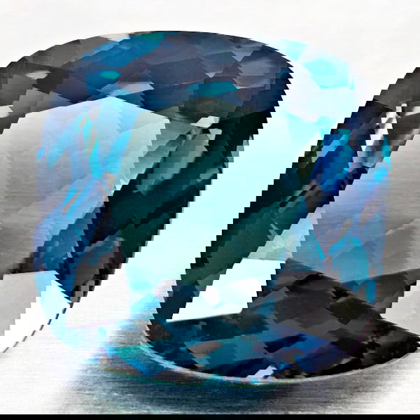 Natural London Blue Topaz 5.00 Ct. Cushion Shape 10 x 10 Mm Gemstone From Brazil: Product ID: 807168345 Product Name: Natural Blue Topaz Weight: 5.00 CT. Size: 10 x 10 x 5.8 MM. Shape: Cushion Shape Color: London Blue Clarity:VVS - VSI Luster: Good Gems Origin: Brazil Treatment: Tr