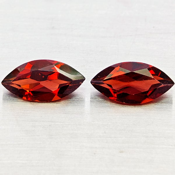 Natural Orangish Red Garnet 2.46 Ct. 2Pcs Marquise Shape 5.1 x 10 Mm Gemstones From Tanzania: Product ID: 802936965 Product Name: Natural Garnet Weight: 2.46 CT. Size: 5.1 x 10 x 3.1 MM. Shape: Marquise Shape Color: Orangish Red Clarity:VVS - VSI Luster: Good Gems Origin: Tanzania Treatment: U