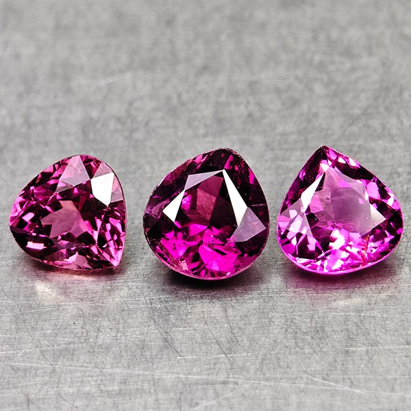 Natural Pink Tourmaline 1.86 Ct. 3 Pcs Pear Shape Unheated Gemstones From Nigeria: Product ID: 807250681 Product Name: Natural Tourmaline Weight: 1.86 CT. Size: 5.9 x 5.5 x 3.8 to 5.2 x 5.1 x 3.7 MM. Shape: Pear Shape Color: Party Color Pink Clarity:VSI Luster: Good Gems Origin: Nig