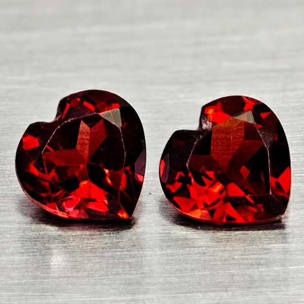 Natural Purplish Red Rhodolite Garnet 2.03 Ct. 2 Pcs Heart Shape 6.1 Mm Gemstones From Madagascar: Product ID: 802936662 Product Name: Natural Rhodolite Weight: 2.03 CT. Size: 6.1 x 6.1 x 3.4 MM. Shape: Heart Shape Color: Purplish Red Clarity:VSI Luster: Good Gems Origin: Madagascar Treatment: Unhe