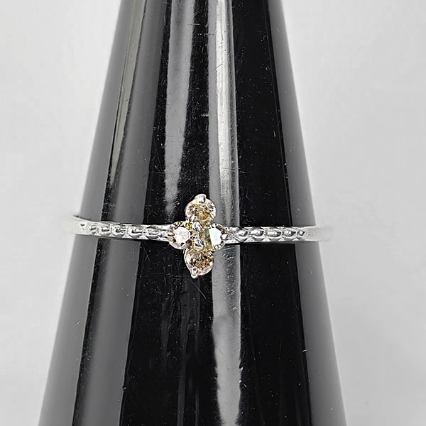 925 Sterling Silver Ring Jewelry 0.60 G. With Natural Diamond 0.12 Ct. Size 7: Product ID: 502100160 Product Type: 925 Sterling Silver Fine Jewelry Jewelry Weight: 0.60 Grams. Gemstones Color: Champagne Metal: Solid Silver 92.5%. Gemstone Detail: At Your Service: At Treasure of