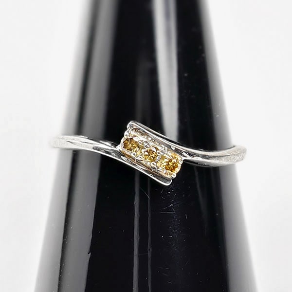 925 Sterling Silver Ring Jewelry 0.95 G. With Natural Diamond 0.08 Ct. Size 7: Product ID: 502100132 Product Type: 925 Sterling Silver Fine Jewelry Jewelry Weight: 0.95 Grams. Gemstones Color: Champagne Metal: Solid Silver 92.5%. Gemstone Detail: At Your Service: At Treasure of