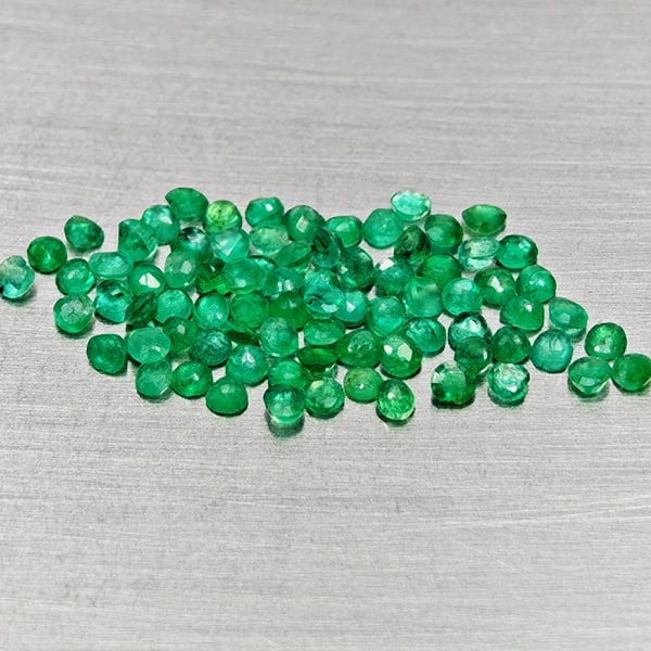 Natural Green Emerald 1.09 Ct. 80 Pcs Round Shape 1.6 Mm Gemstones From Columbia: Product ID: 802404790 Product Name: Natural Emerald Weight: 1.09 CT. Size: 1.6 x 1.6 x 1 MM. Shape: Round Color: Green Clarity:SI1 Luster: Good Gems Origin: Columbia Treatment: Unheated Crystal Struct