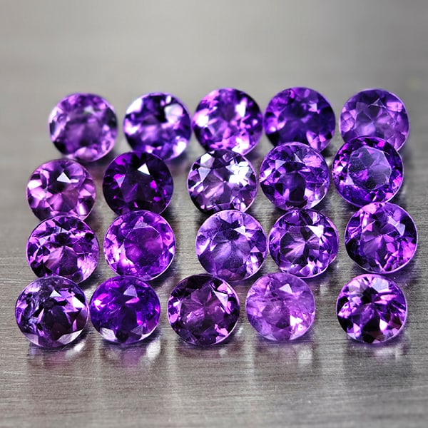 Natural Purple Amethyst 2.04 Ct. 20 Pcs. VVS Round Shape 3.1 Mm. Gemstone From Brazil: Product ID: 800325274 Product Name: Natural Amethyst Weight: 2.04 CT. Size: 3.1 x 3.1 x 2.3 MM. Shape: Round Color: Purple Clarity:VVS Luster: Good Gems Origin: Brazil Treatment: Unheated Crystal Stru