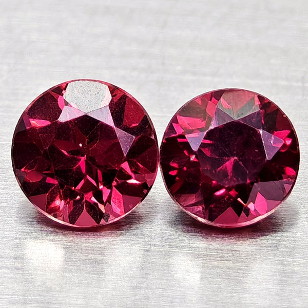 Natural Purplish Pink Rhodolite Garnet 0.78 Ct. 2 Pcs Round 4.3 Mm Gemstones From Madagascar: Product ID: 802936901 Product Name: Natural Rhodolite Weight: 0.78 CT. Size: 4.3 x 4.3 x 3 MM. Shape: Round Color: Purplish Pink Clarity:VSI Luster: Good Gems Origin: Madagascar Treatment: Unheated Cr