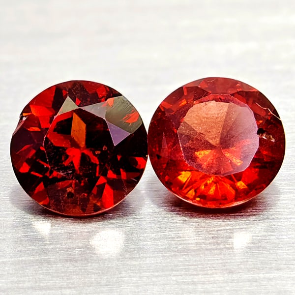 Natural Orangish Red Garnet 1.32 Ct. 2 Pcs Round Shape 5.1 Mm Gemstones from Tanzania: Product ID: 802936734 Product Name: Natural Red Garnet Weight: 1.32 CT. Size: 5.1 x 5.1 x 3.1 MM. Shape: Round Shape Color: Orangish Red Clarity:VSI - SI1 Luster: Good Gems Origin: Tanzania Treatment: