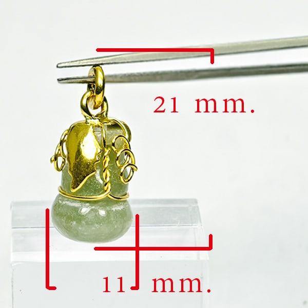 Natural Green Jade Calabash Pendant 19.04 Ct. Size 21 x 11 Mm. Gemstone: Product ID: 819814479 Product Name: Natural Jade Weight: 19.04 CT. Size: 21 x 11 x 11 MM. Shape: Calabash Color: Multi-Color Clarity:Opaque Luster: Good Gems Origin: Thailand Treatment: Unheated Cryst