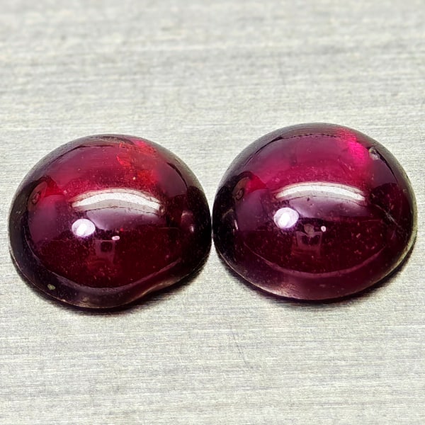 Natural Purplish Pink Rhodolite Garnet 2.19 Ct. 2 Pcs Round Cabochon Shape 6 Mm Gemstones From: Product ID: 802936746 Product Name: Natural Rhodolite Weight: 2.19 CT. Size: 6 x 6 x 2.7 MM. Shape: Round Cabochon Color: Purplish Pink Clarity:Semi - Transparent Luster: Good Gems Origin: Madagascar 