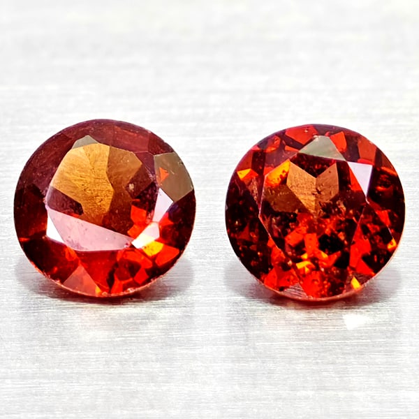 Natural Orangish Red Garnet 1.16 Ct. 2 Pcs Round Shape 5 Mm. Gemstones From Tanzania: Product ID: 802936714 Product Name: Natural Red Garnet Weight: 1.16 CT. Size: 5 x 5 x 3 MM. Shape: Round Shape Color: Orangish Red Clarity:VSI - SI1 Luster: Good Gems Origin: Tanzania Treatment: Unhea
