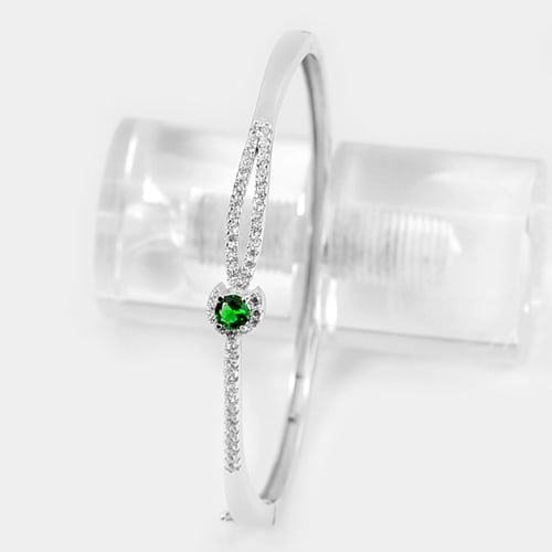 925 Sterling Silver Bangle Jewelry Diameter 55 Mm. 10.00 Grams: Product ID: 280550082 Product Type: 925 Sterling Silver Fine Jewelry Jewelry Weight: 10.00 Grams. Gemstones Color: Silver Metal: Solid Silver 92.5%. Gemstone Detail: Round Green CZ Size 4 x 4 mm. 1 Pc