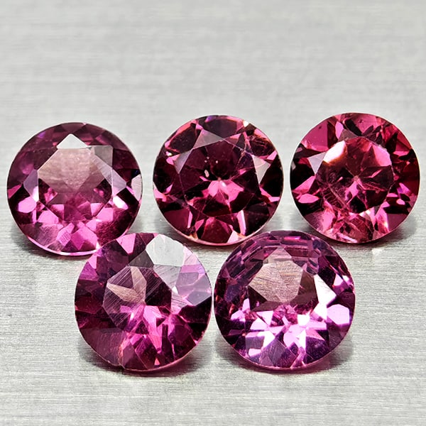 Natural Purplish Pink Rhodolite Garnet 1.90 Ct. 5 Pcs Round Shape 4.6 Mm Gemstone From Madagascar: Product ID: 802936845 Product Name: Natural Rhodolite Weight: 1.90 CT. Size: 4.6 x 4.6 x 2.6 MM. Shape: Round Color: Purplish Pink Clarity:VSI Luster: Good Gems Origin: Madagascar Treatment: Unheated 