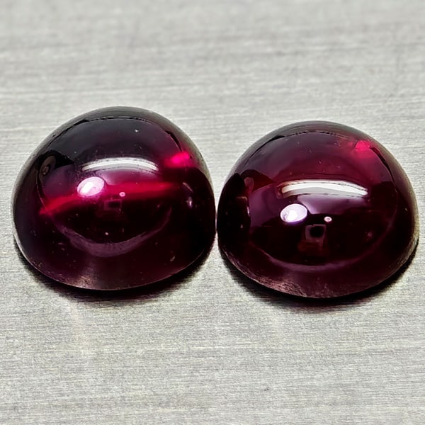 Natural Purplish Pink Rhodolite Garnet 3.07 Ct. 2 Pcs Round Cabochon Shape 6.1Mm Gemstones: Product ID: 802936747 Product Name: Natural Rhodolite Weight: 3.07 CT. Size: 6.1 x 6.1 x 3.8 MM. Shape: Round Cabochon Color: Purplish Pink Clarity:Semi - Transparent Luster: Good Gems Origin: Madagas
