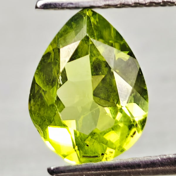 Natural Green Peridot 1.40 Ct. Pear Shape 9 x 6.9 Mm Gemstone From Pakistan (1 of 3)