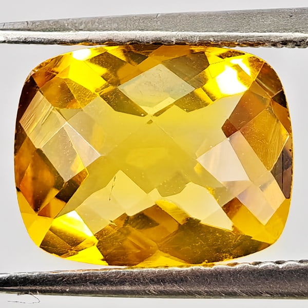 Natural Yellow Citrine 2.38 Ct. Cushion Checkerboard Cut 10.1 x 8.1 Mm. Gemstone From Brazil: Product ID: 801815204 Product Name: Natural Citrine Weight: 2.38 CT. Size: 10.1 x 8.1 x 4.9 MM. Shape: Cushion Checkerboard Cut Color: Yellow Clarity:VVS - VSI Luster: Good Gems Origin: Brazil Treatme