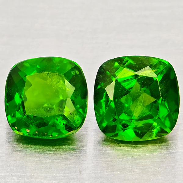 Natural Green Chrome Diopside 1.23 Ct. 2 Pcs Cushion Shape 5 Mm Gemstone from Russia: Product ID: 801608295 Product Name: Natural Chrome Diopside Weight: 1.23 CT. Size: 5 x 5 x 3.3 MM. Shape: Cushion Shape Color: Green Clarity:SI1 Luster: Good Gems Origin: Russia Treatment: Unheated Cr
