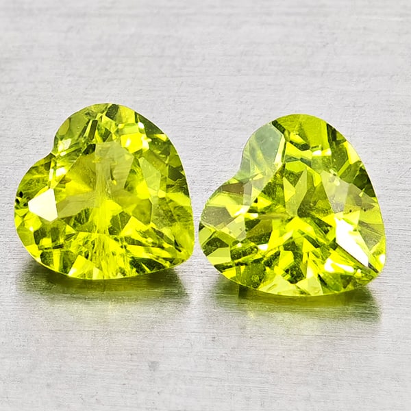 Natural Green Peridot 1.62 Ct. 2 Pcs Heart Shape 6 x 6 Mm Gemstones From Pakistan: Product ID: 805317307 Product Name: Natural Peridot Weight: 1.62 CT. Size: 6 x 6 x 3.8 MM. Shape: Heart Shape Color: Green Clarity:VSI - SI1 Luster: Good Gems Origin: Pakistan Treatment: Unheated Crys