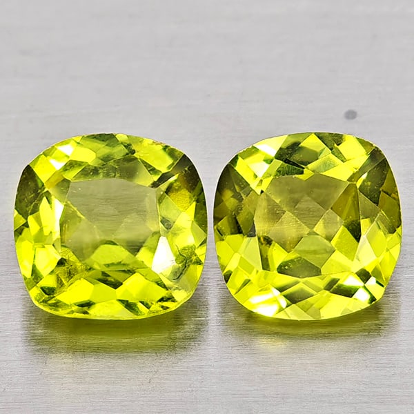 Natural Green Peridot 1.70 Ct. 2 Pcs Cushion Shape 6 Mm Gemstones From Pakistan: Product ID: 805317390 Product Name: Natural Peridot Weight: 1.70 CT. Size: 6 x 6 x 3.5 MM. Shape: Cushion Shape Color: Green Clarity:VSI - SI1 Luster: Good Gems Origin: Pakistan Treatment: Unheated Cr