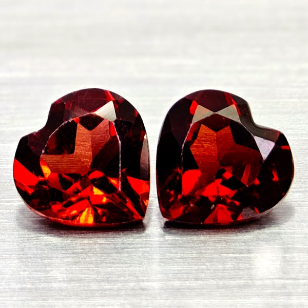 Natural Orangish Red Garnet 3.16 Ct. 2 Pcs Heart Shape 7.1 x 7.1 MM Gemstones From Tanzania: Product ID: 802936651 Product Name: Natural Red Garnet Weight: 3.16 CT. Size: 7.1 x 7.1 x 4.3 MM. Shape: Heart Shape Color: Orangish Red Clarity:VSI Luster: Good Gems Origin: Tanzania Treatment: Unhea