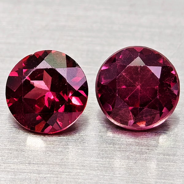 Natural Purplish Pink Rhodolite Garnet 1.17 Ct. 2 Pcs Round 4.9 Mm Gemstones From Madagascar: Product ID: 802936895 Product Name: Natural Rhodolite Weight: 1.17 CT. Size: 4.9 x 4.9 x 2.9 MM. Shape: Round Color: Purplish Pink Clarity:VSI Luster: Good Gems Origin: Madagascar Treatment: Unheated 